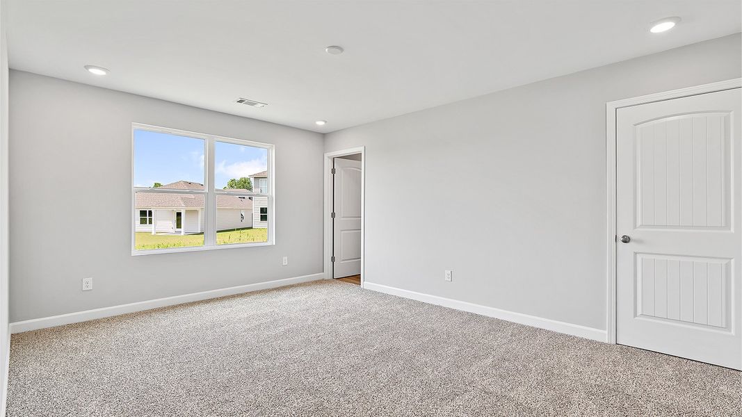 Spacious, unfurnished interior of a new home in Colonial East, Panama City Beach (Image 20).