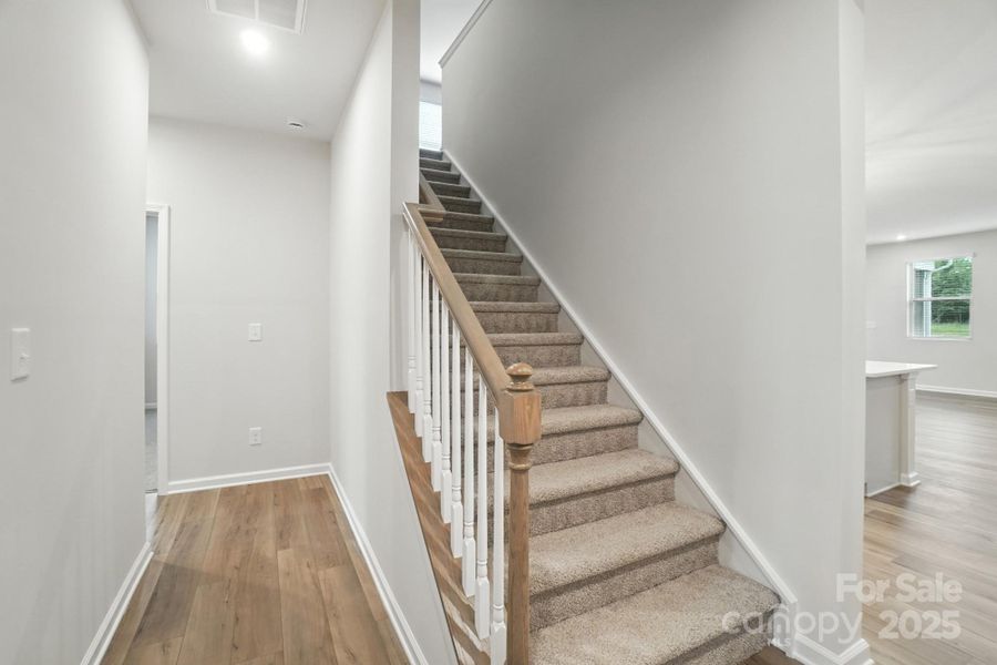 Spacious, unfurnished interior of a new home in Waxhaw Landing, Monroe (Image 18).