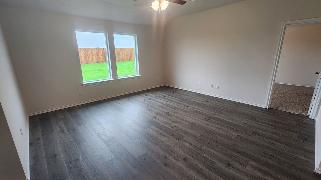 Spacious, unfurnished interior of a new home in Waverly Estates, Nevada (Image 10).