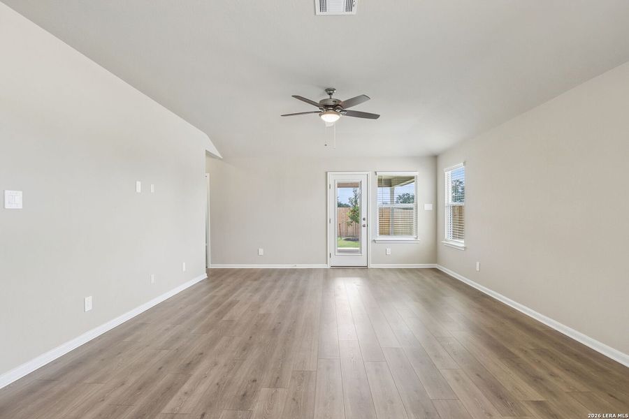 Spacious, unfurnished interior of a new home in Thomas Pond, San Antonio (Image 33). Spacious, unfurnished interior of a new home in Thomas Pond, San Antonio (Image 33).