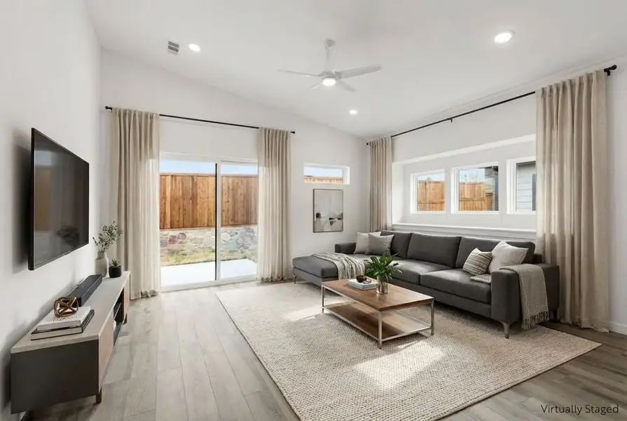 Furnished interior view inside a new home in Willow Grove, Melissa (Image 11).