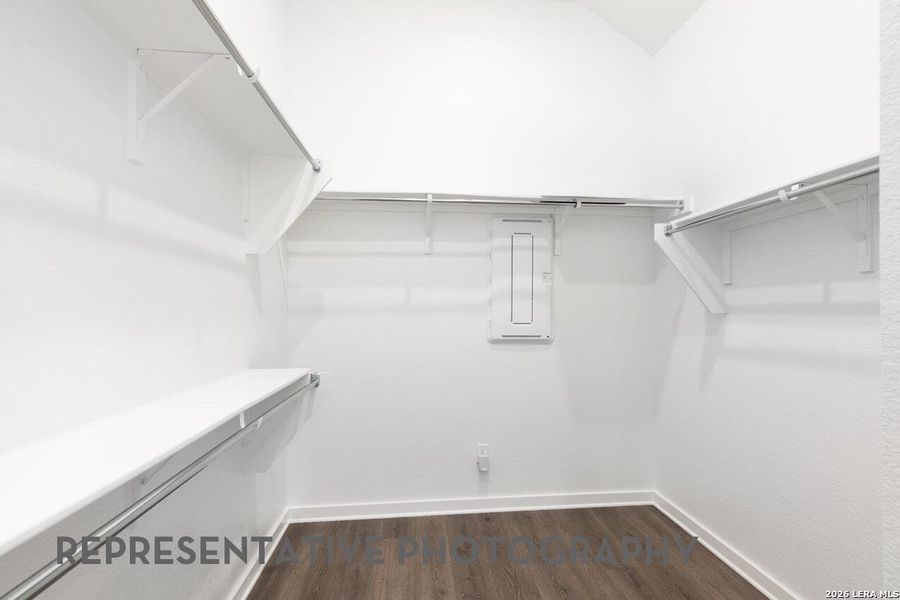 Spacious, unfurnished interior of a new home in Venado Crossing, Cibolo (Image 20).