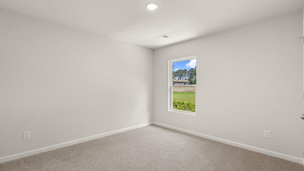 Spacious, unfurnished interior of a new home in Fairhaven, Lithia Springs (Image 24).