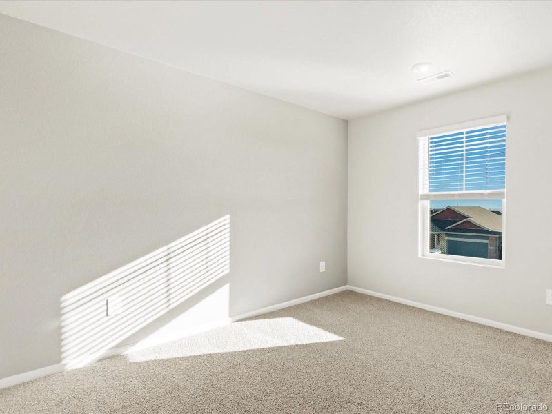 Spacious, unfurnished interior of a new home in Hidden Valley Farm, Severance (Image 17).