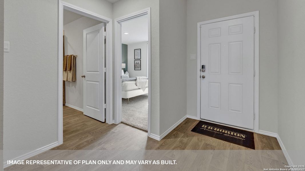 Spacious, unfurnished interior of a new home in Navarro Fields, Seguin (Image 20).