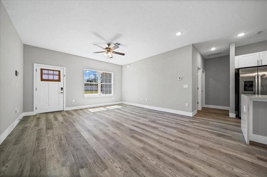 Spacious, unfurnished interior of a new home in , Ocala (Image 39).