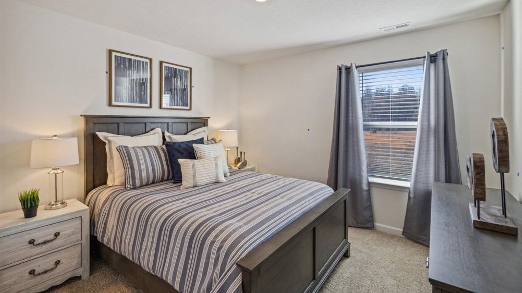 Representative furnished interior of a home built from the Robie by D.R. Horton in Southwood, Morristown (Image 18).