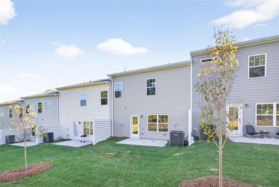Exterior details and patio area of a home in Jameson Towns, Villa Rica (Image 25).