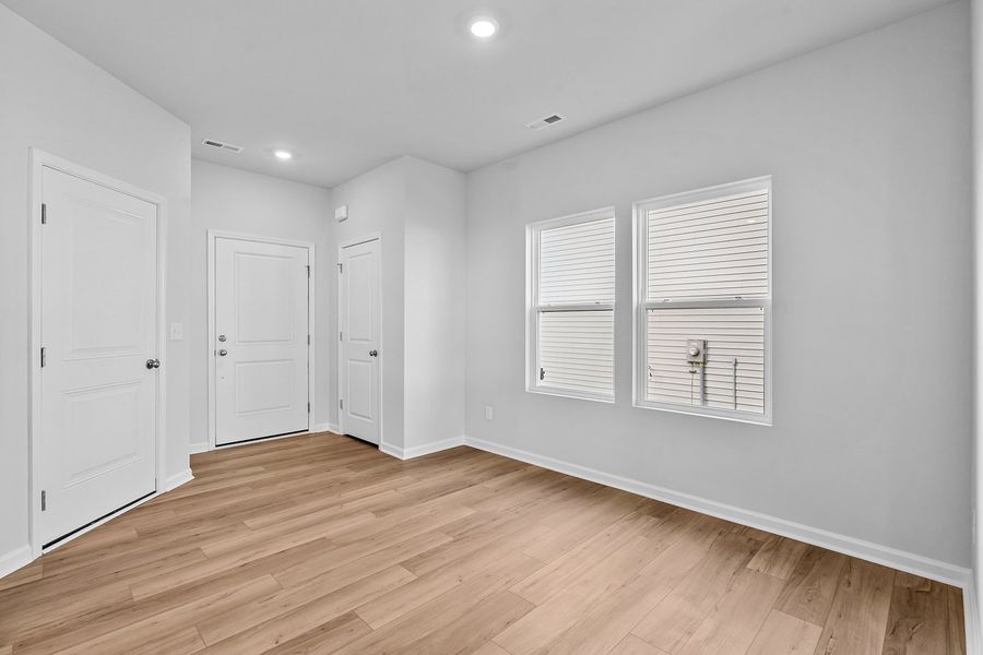 Spacious, unfurnished interior of a new home in Hanes Lake, Winston-Salem (Image 15).