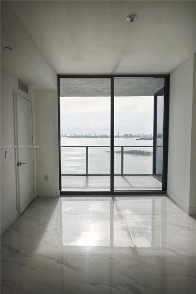 Spacious, unfurnished interior of a new home in Aria Reserve, Miami (Image 12). Spacious, unfurnished interior of a new home in Aria Reserve, Miami (Image 12).