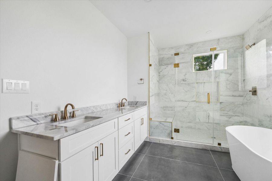 Another view of the ensuite bathroom.