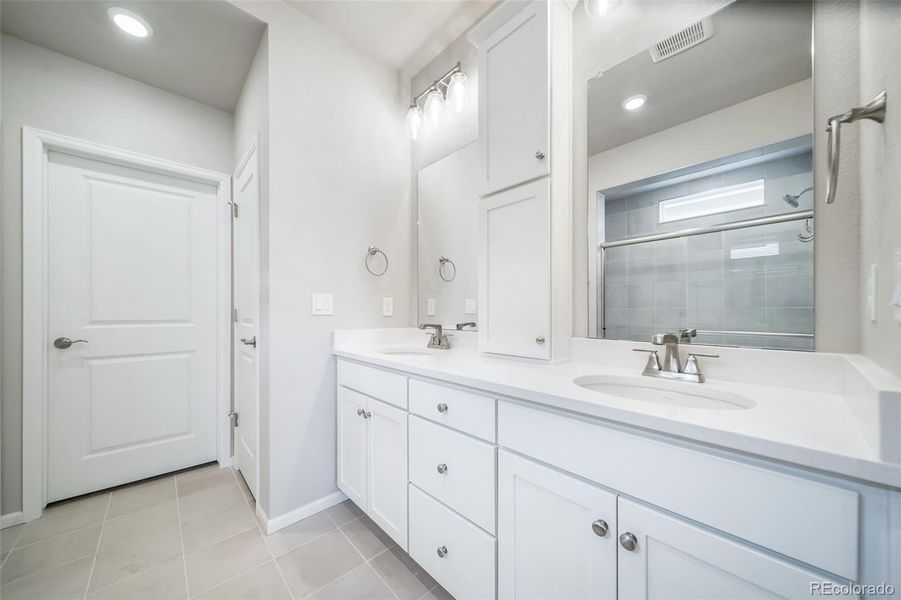 Furnished interior view inside a new home in The Reserve, Aurora (Image 5). Furnished interior view inside a new home in The Reserve, Aurora (Image 5).