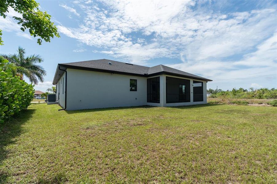 Exterior details and patio area of a home in , Port Charlotte (Image 3).