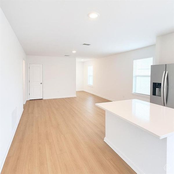 Spacious, unfurnished interior of a new home in Broadleaf, Parrish (Image 9).