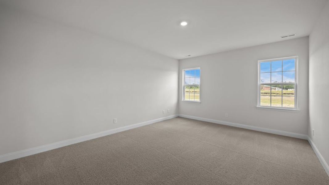 Spacious, unfurnished interior of a new home in Cambridge Park, Mebane (Image 15).