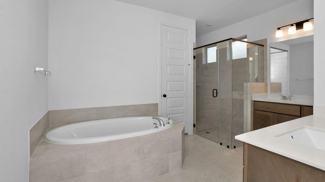 Furnished interior view inside a new home in Valencia, Manvel (Image 6).