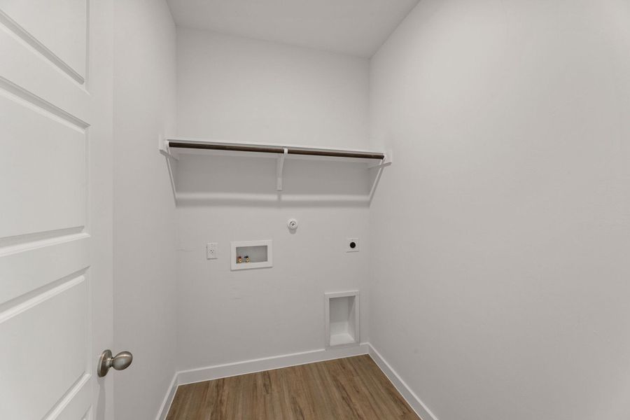 Representative unfurnished interior of a home built from the Clovis by Hakes Brothers in Hunters Ranch, San Antonio (Image 25).