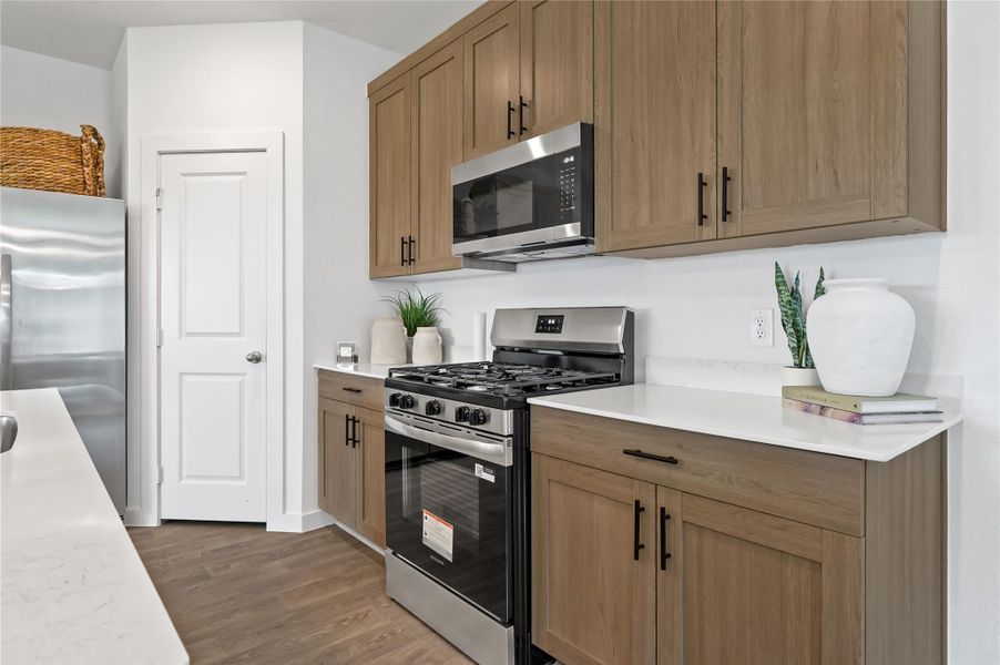 Furnished interior view inside a new home in Holly Ridge, Rosenberg (Image 17).