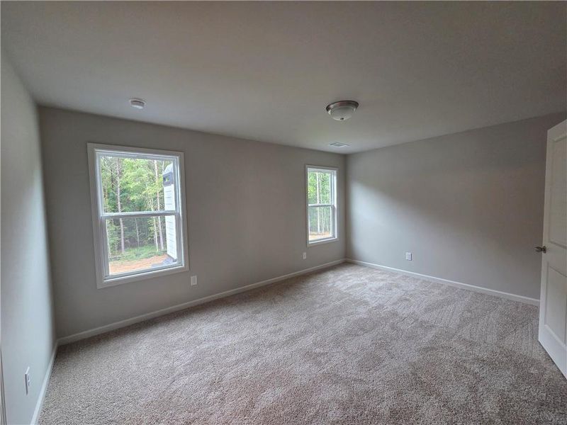 Spacious, unfurnished interior of a new home in , Bethlehem (Image 33).