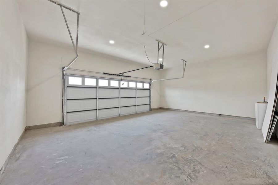 Spacious, unfurnished interior of a new home in , Princeton (Image 25).