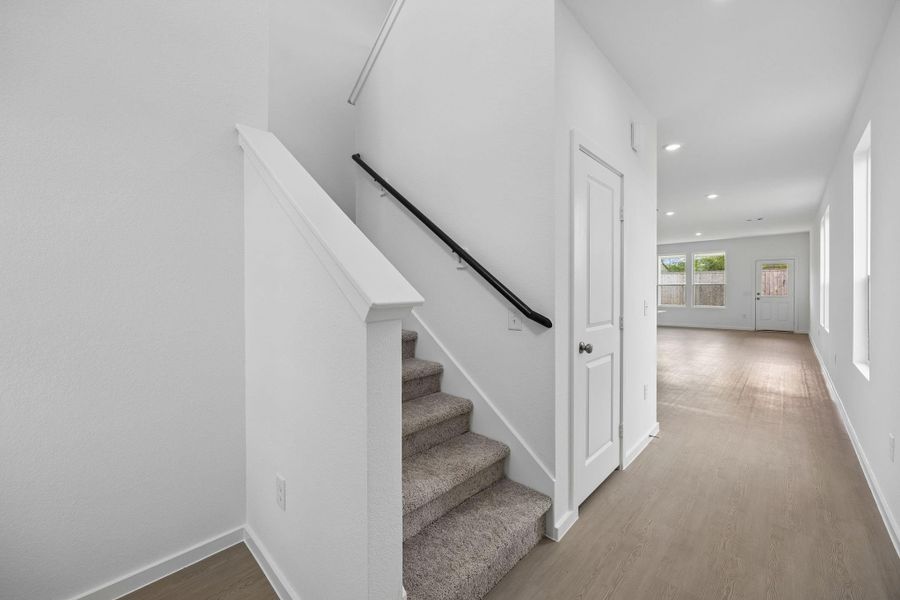 Spacious, unfurnished interior of a new home in Windcress, Cove (Image 30).