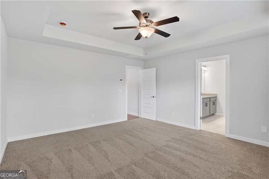 Spacious, unfurnished interior of a new home in The Fairways at Mirror Lake, Villa Rica (Image 66).