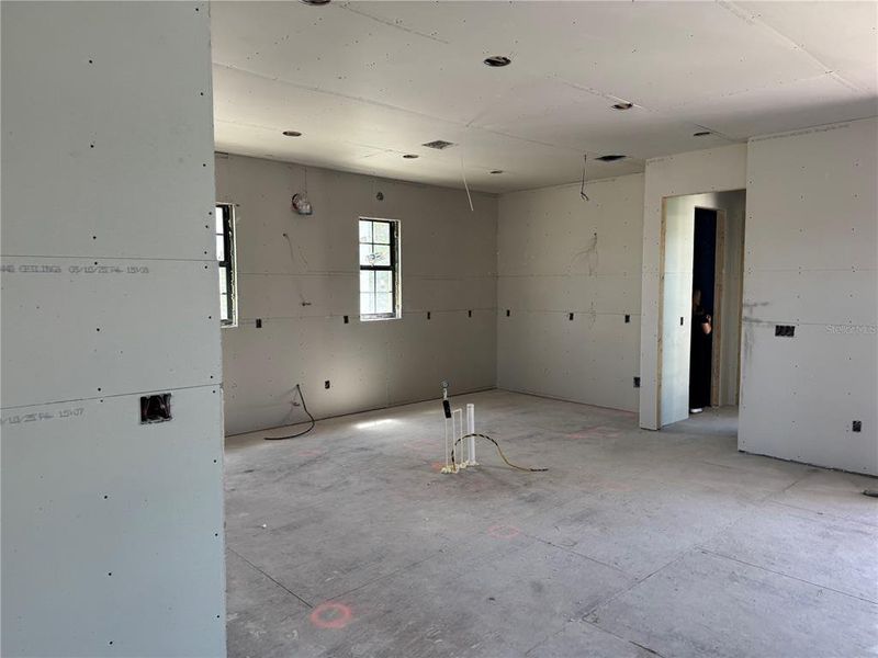 Spacious, unfurnished interior of a new home in , St. Petersburg (Image 10).