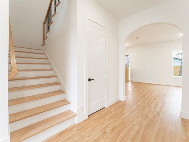 Spacious, unfurnished interior of a new home in , Dallas (Image 15).