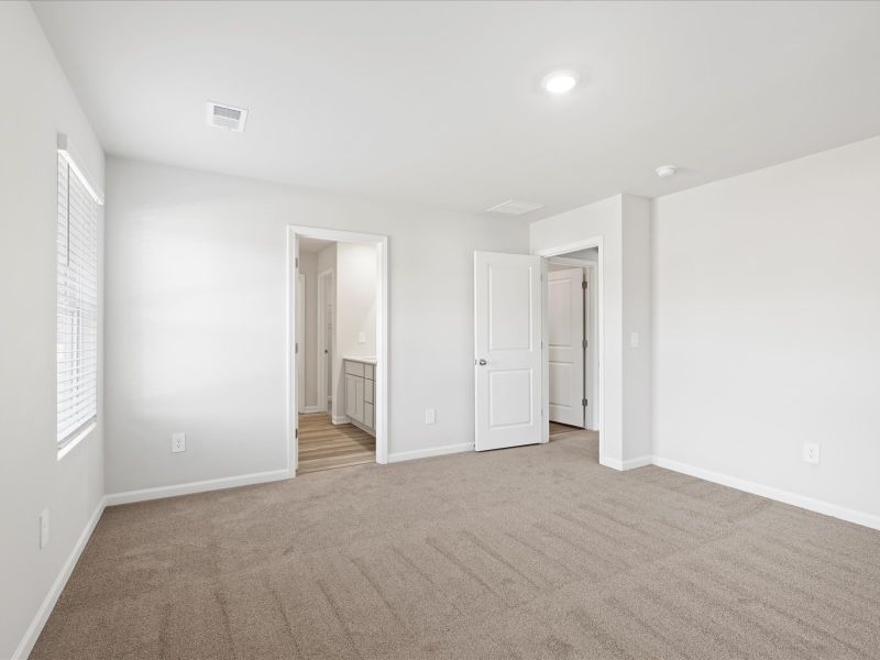 Spacious, unfurnished interior of a new home in Creek Ridge - Heritage Collection, Spartanburg (Image 17). Spacious, unfurnished interior of a new home in Creek Ridge - Heritage Collection, Spartanburg (Image 17).