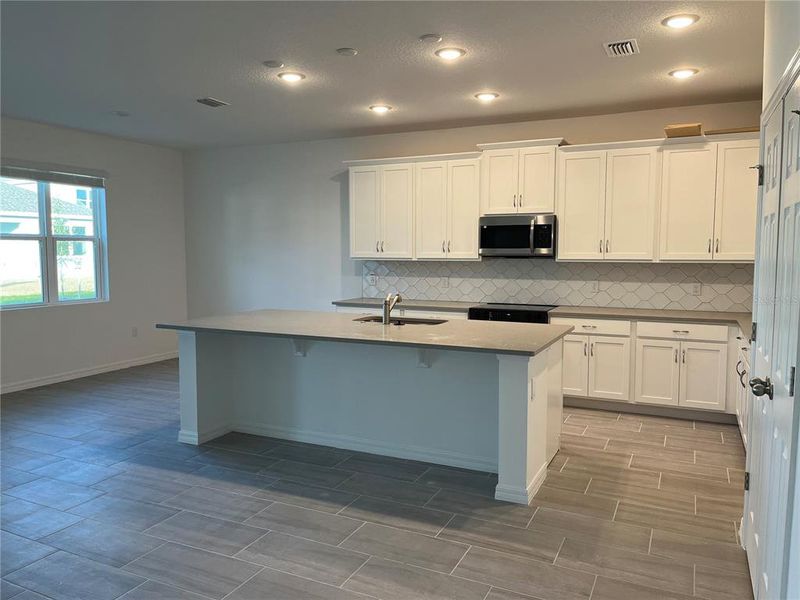 Kitchen / Dining Area