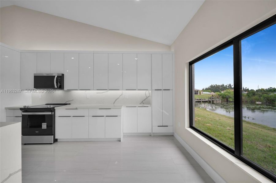 Furnished interior view inside a new home in , Cape Coral (Image 11).