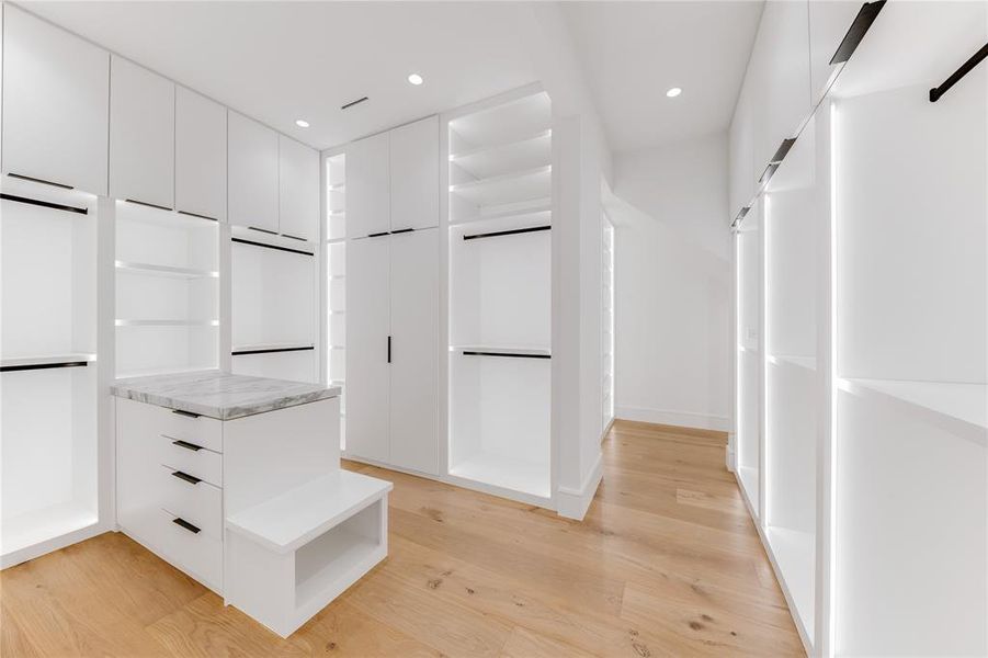 Furnished interior view inside a new home in , Dallas (Image 9).