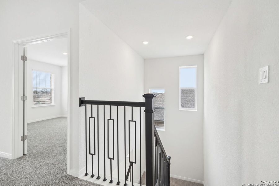 Spacious, unfurnished interior of a new home in Carmel Ranch, Schertz (Image 23).