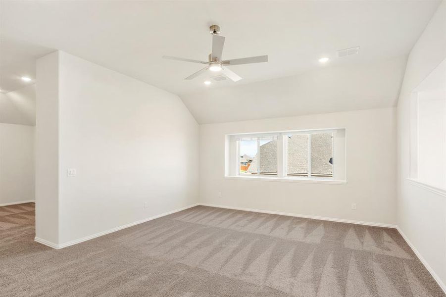 Spacious, unfurnished interior of a new home in The Oasis at North Grove 75-80, Waxahachie (Image 21). Spacious, unfurnished interior of a new home in The Oasis at North Grove 75-80, Waxahachie (Image 21).