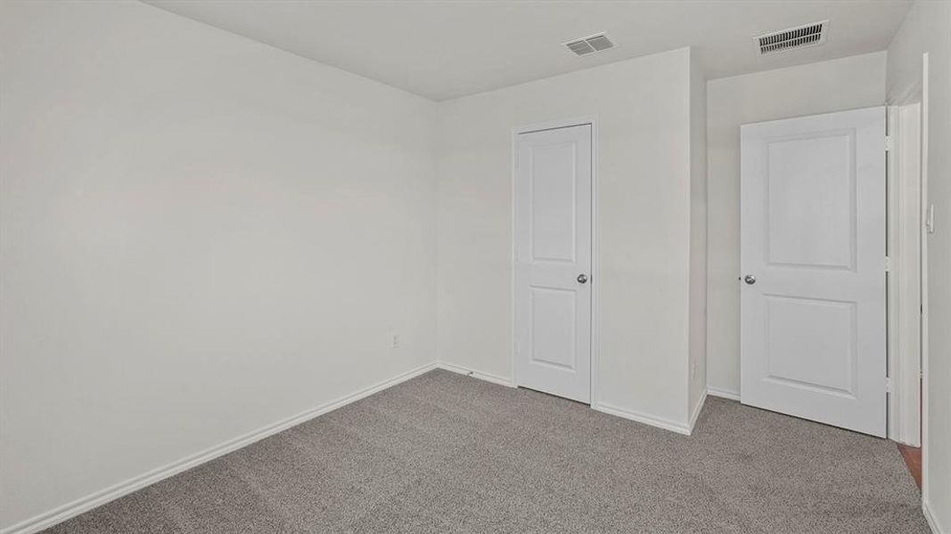 Spacious, unfurnished interior of a new home in Bluff Springs, Ferris (Image 25).