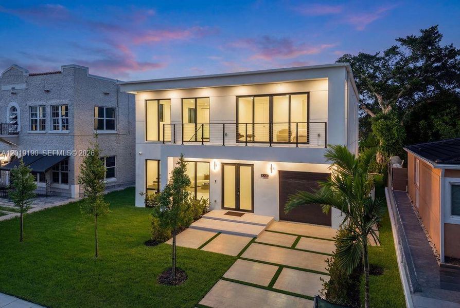 Exterior details and patio area of a home in , Miami (Image 29).