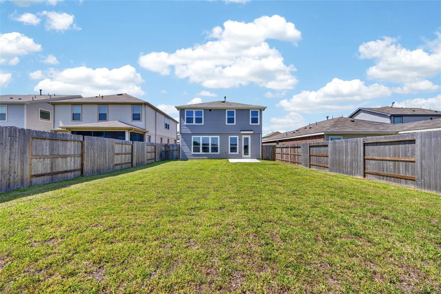 Exterior details and patio area of a home in , Katy (Image 27).