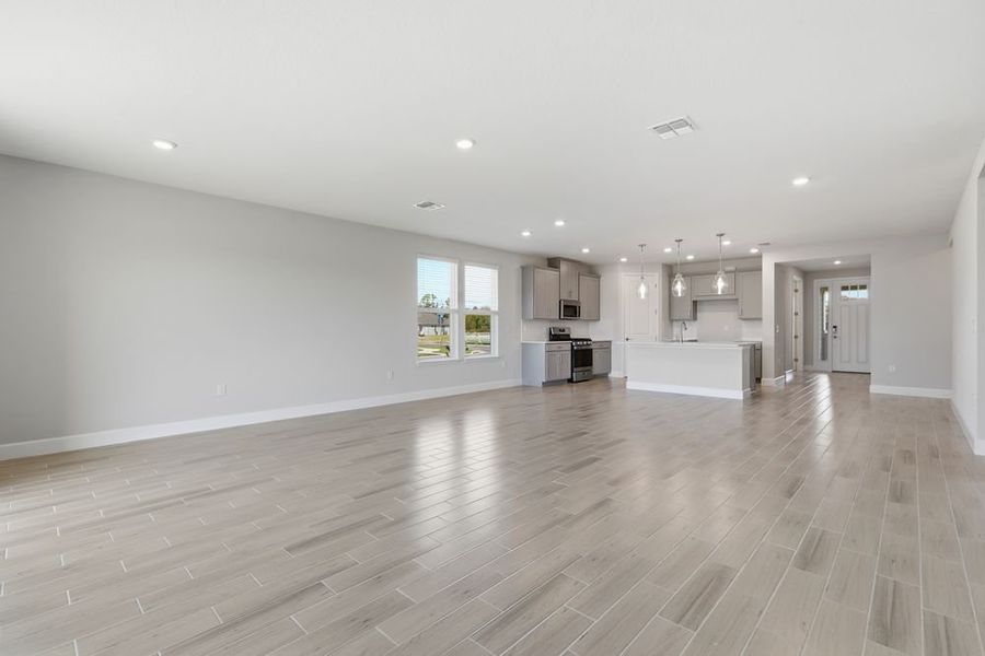 Spacious, unfurnished interior of a new home in Headwaters at Lofton Creek, Yulee (Image 31). Spacious, unfurnished interior of a new home in Headwaters at Lofton Creek, Yulee (Image 31).