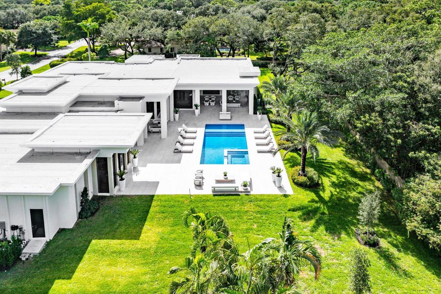 Image 98 of a home in .