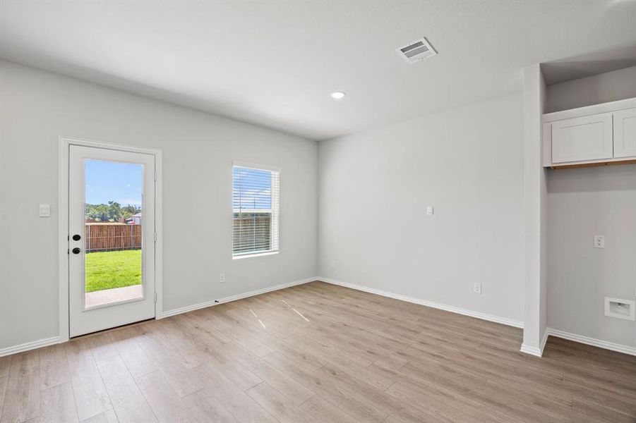 Spacious, unfurnished interior of a new home in Kings Way, Denton (Image 24).