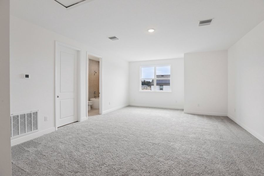 Representative unfurnished interior of a home built from the Sierra by Maronda Homes in Marion Oaks, Ocala (Image 36).