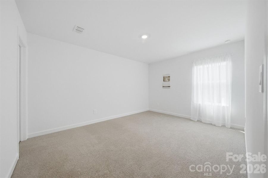 Spacious, unfurnished interior of a new home in , Newton (Image 24).