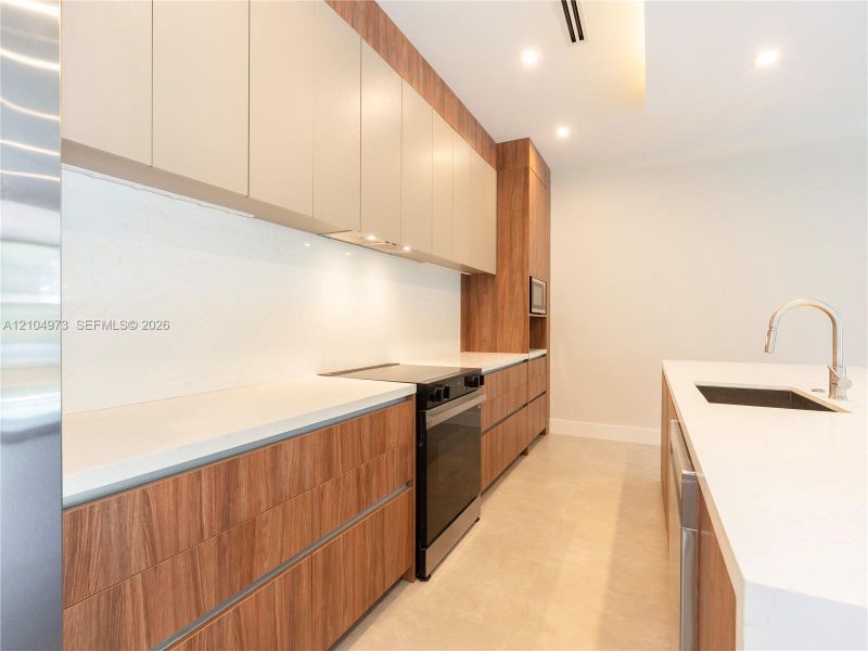 Furnished interior view inside a new home in , Fort Lauderdale (Image 5).