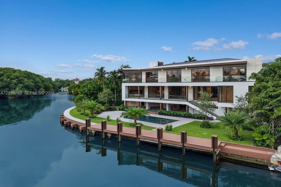 Condo located in Coral Gables, FL showcasing its design and architecture (Image 6). Condo located in Coral Gables, FL showcasing its design and architecture (Image 6).