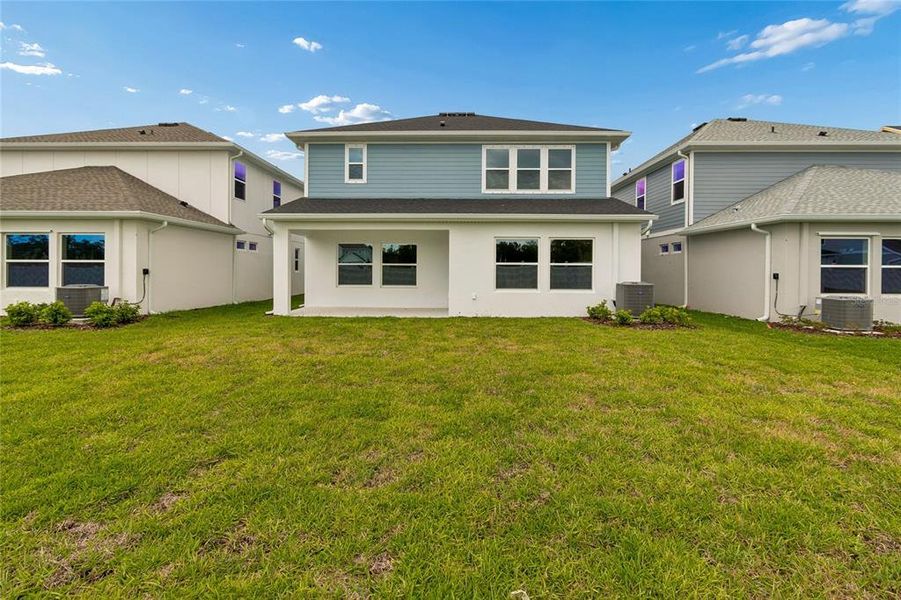 Exterior details and patio area of a home in Eastlyn, Bradenton (Image 3).