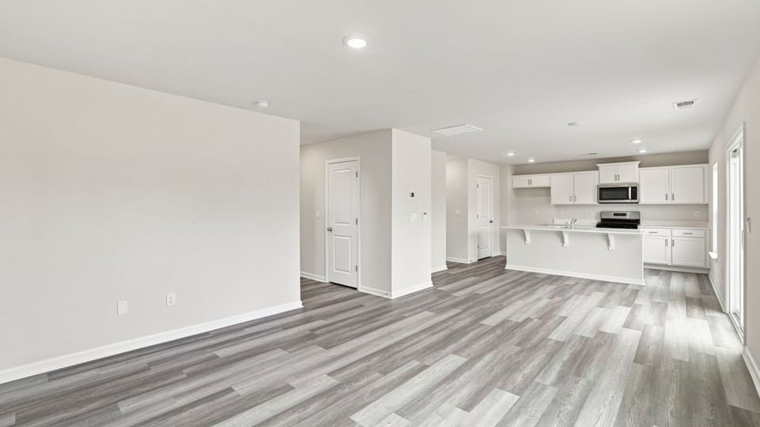 Spacious, unfurnished interior of a new home in Lakestone, Woodruff (Image 22).