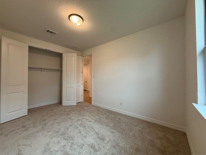 Spacious, unfurnished interior of a new home in Brookewater, Rosenberg (Image 7).