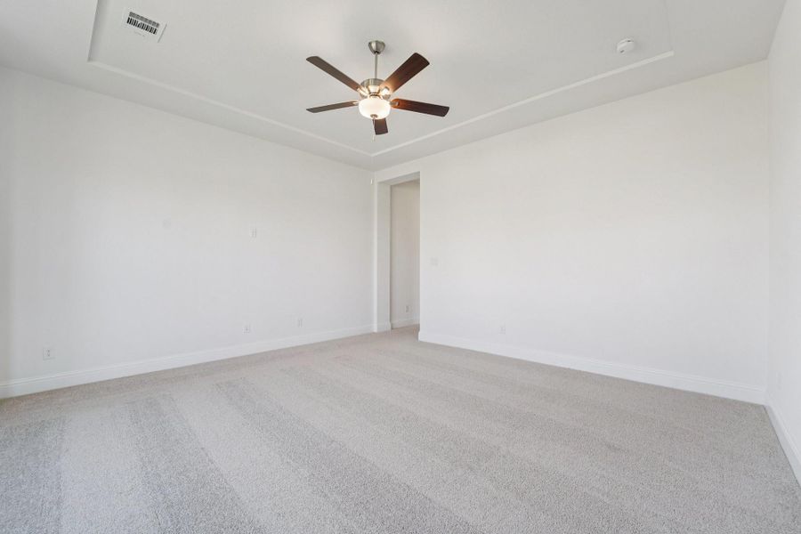 Spacious, unfurnished interior of a new home in Meridiana 70', Manvel (Image 21).