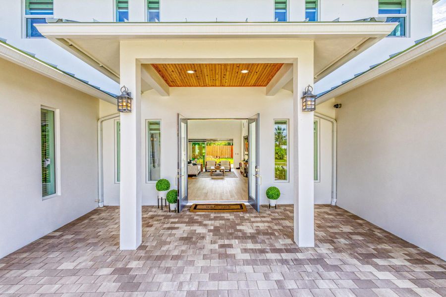 Furnished interior view inside a new home in , North Palm Beach (Image 73). Furnished interior view inside a new home in , North Palm Beach (Image 73).