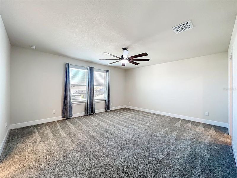 Spacious, unfurnished interior of a new home in Amelia Groves, St. Cloud (Image 38).